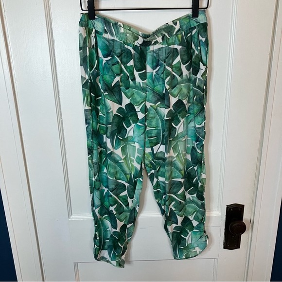 Marine Layer Green Leaf Print Cropped Pants - Picture 1 of 4
